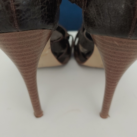 Heels - Picture 3 of 4